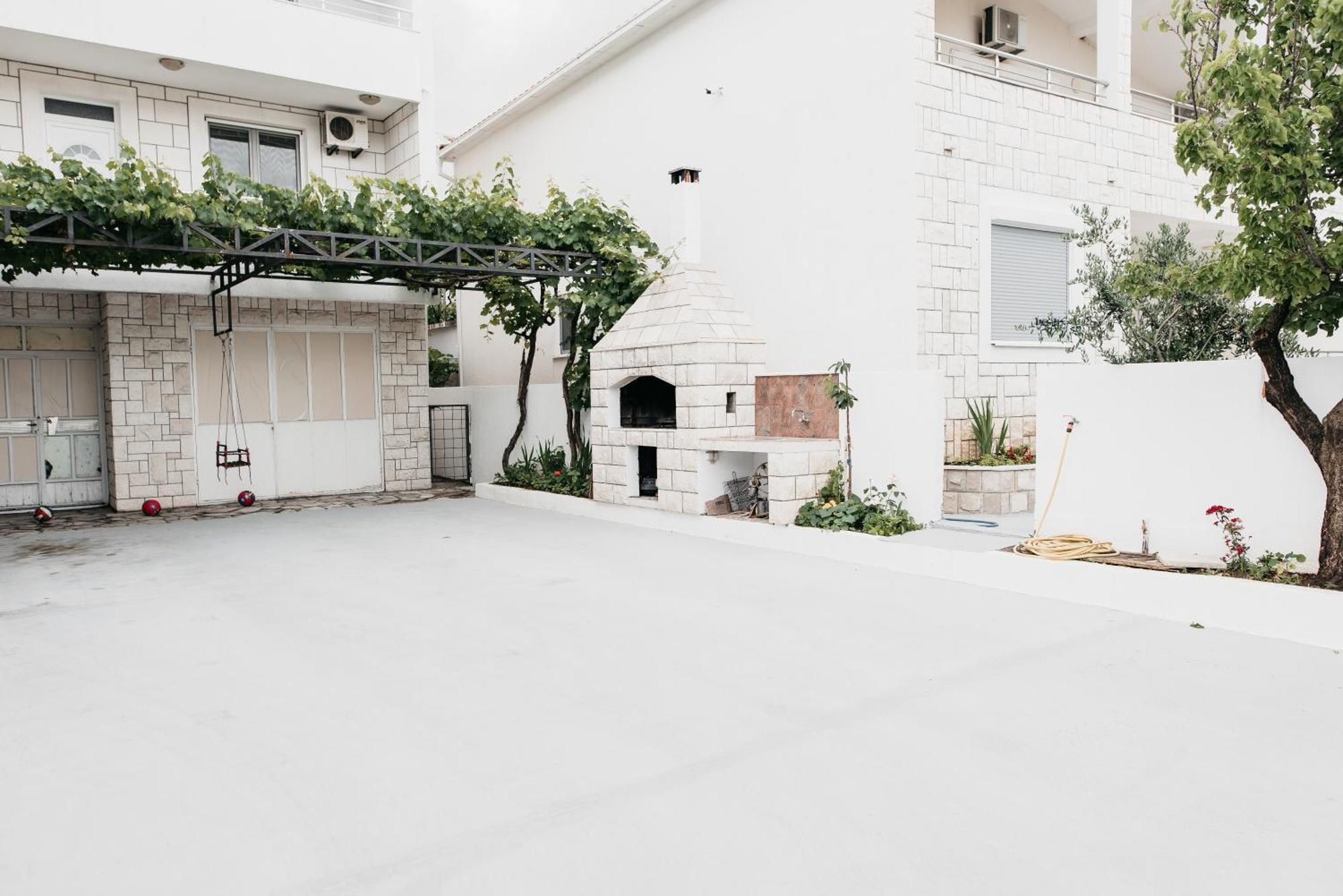 Guest House Lalic Bar Exterior photo
