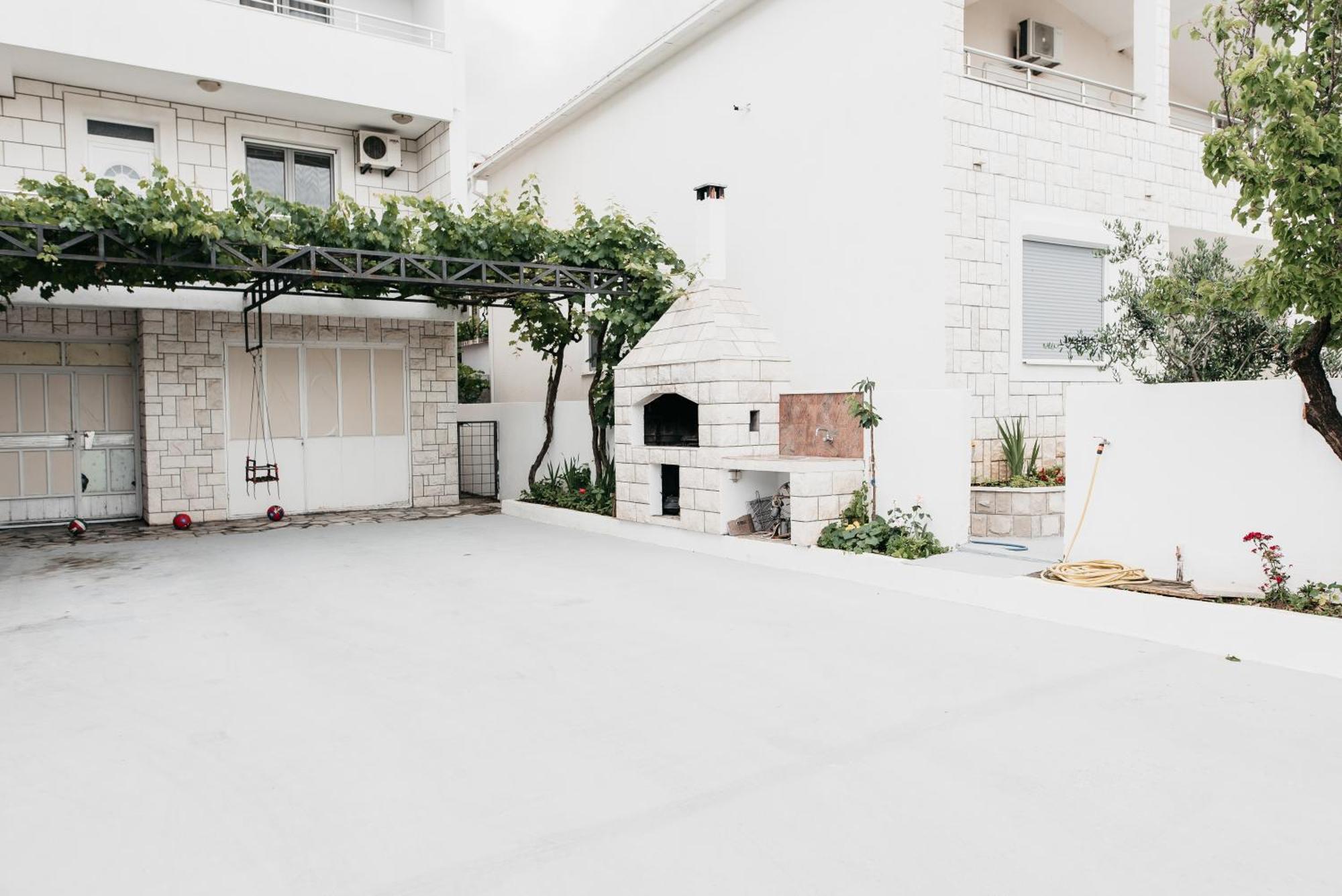 Guest House Lalic Bar Exterior photo